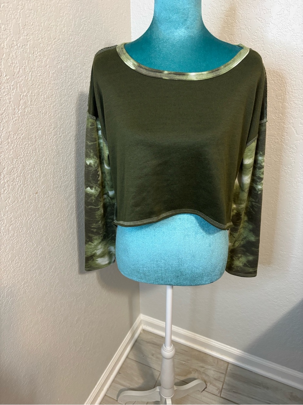 Earthbound Olive Green Crop Top Tie Dye Long Sleeve Boho Grunge Fairycore Medium
